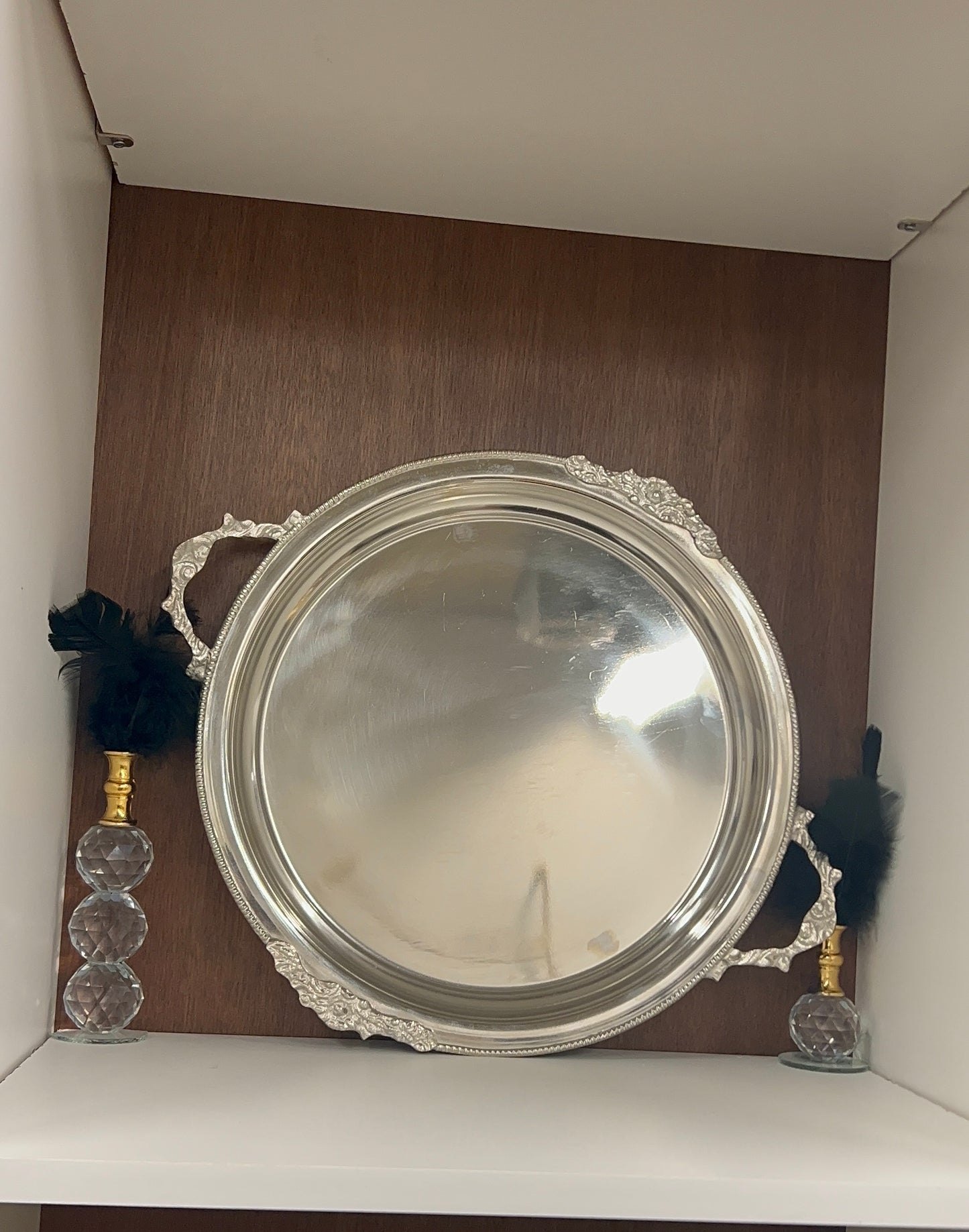 Plateau de service en métal argenté martelé