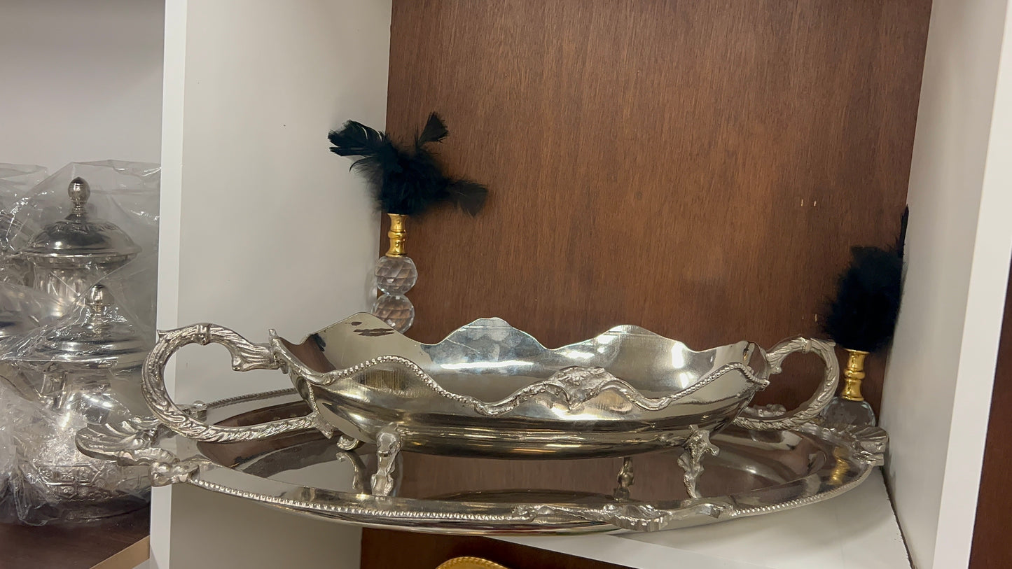 Bol de service décoratif en argent avec plateau