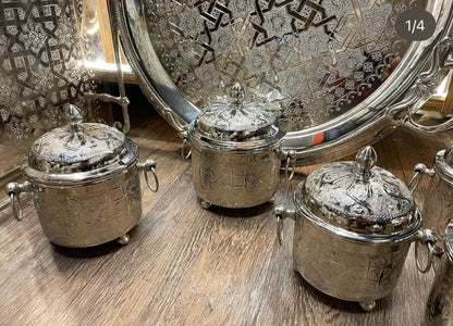 Ensemble de trois bols décoratifs plaqués or